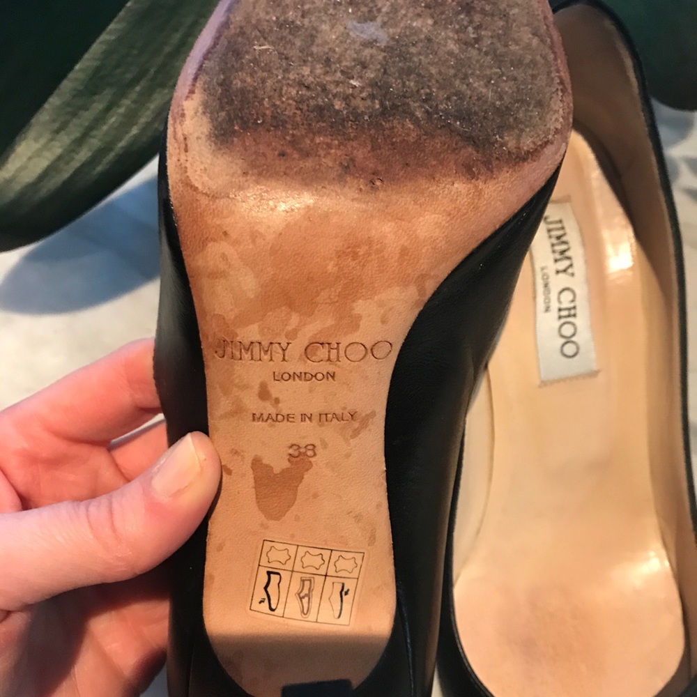 Jimmy Choo - classic black pumps